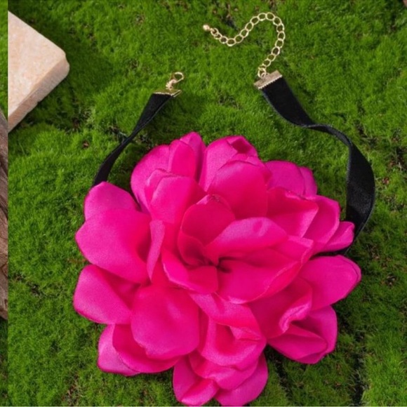 NEW Genevieve Fuchsia Pink French Silk Rose Flower Choker Necklace - Picture 3 of 4